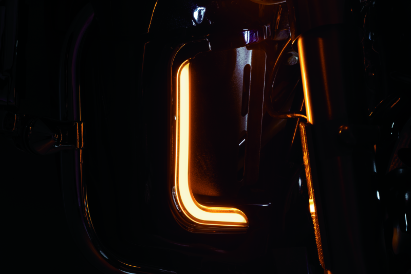 Load image into Gallery viewer, Kuryakyn Tracer LED Fairing Lower Accents Chrome
