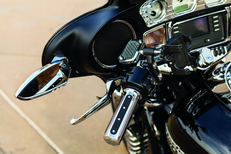 Load image into Gallery viewer, Kuryakyn Corona Speaker Grills Chrome
