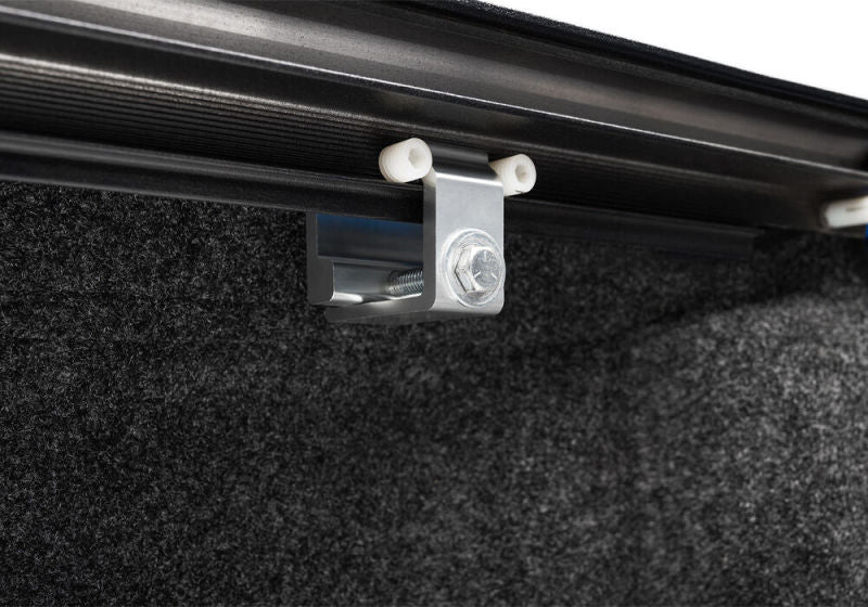 Load image into Gallery viewer, Retrax 19-22 Ram 1500 5.7ft Bed w/RAMBOX RetraxPRO XR
