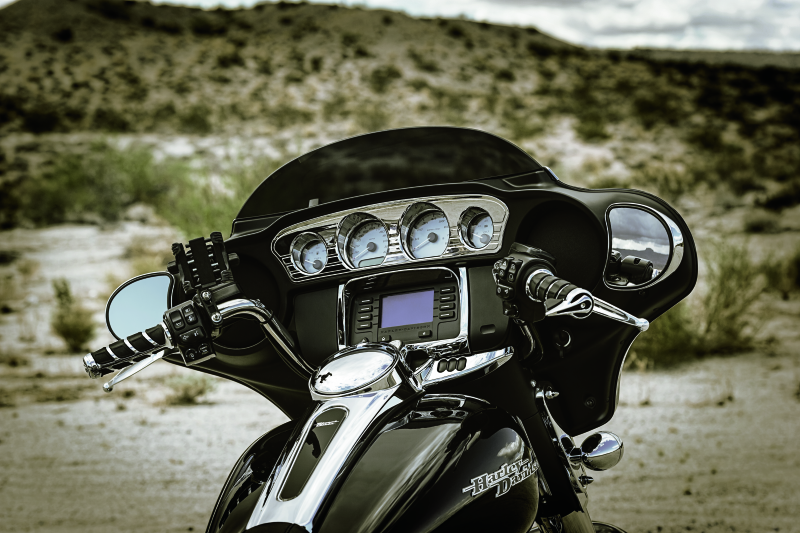 Load image into Gallery viewer, Kuryakyn Tri-Line Gauge Trim 14-Up Touring Models Chrome
