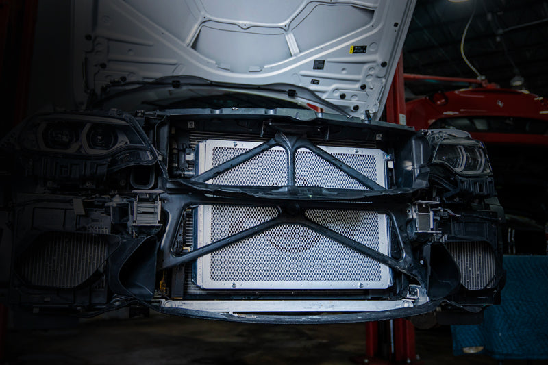 Load image into Gallery viewer, CSF 2014+ BMW M3/M4 (F8X) Front Mount Heat Exchanger w/Rock Guard
