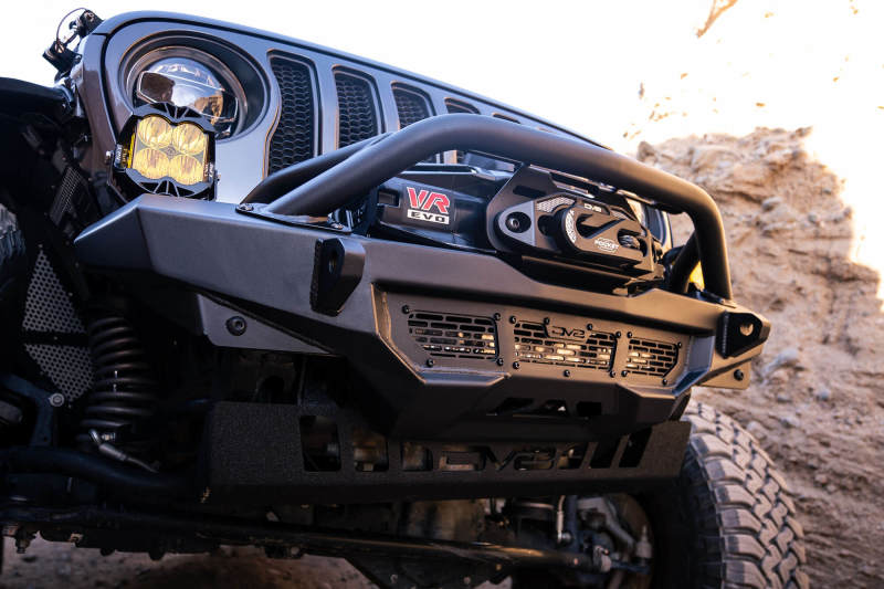 Load image into Gallery viewer, DV8 Offroad 18-23 Wrangler JL/Gladiator JT Spec Series Front Bumper
