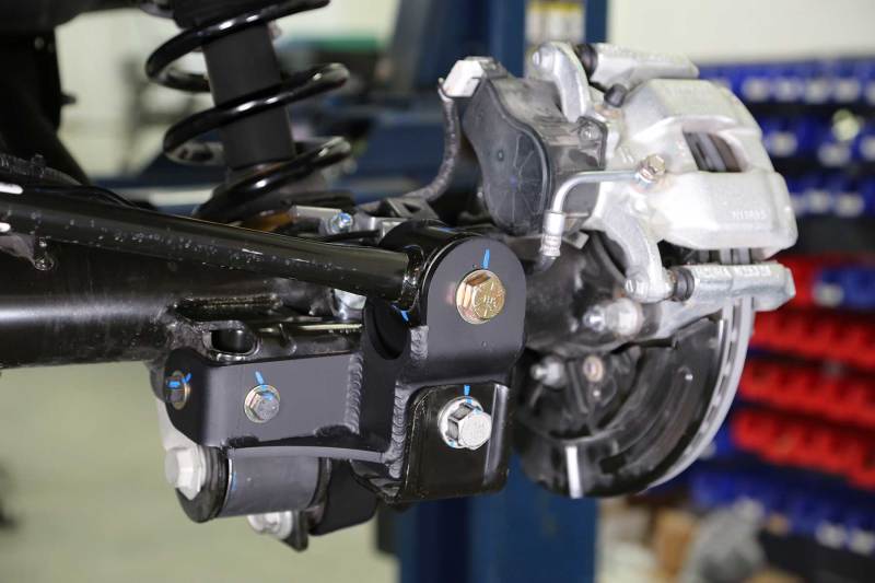 Load image into Gallery viewer, Fabtech 2021+ Ford Bronco 4WD Rear Track Bar Bracket

