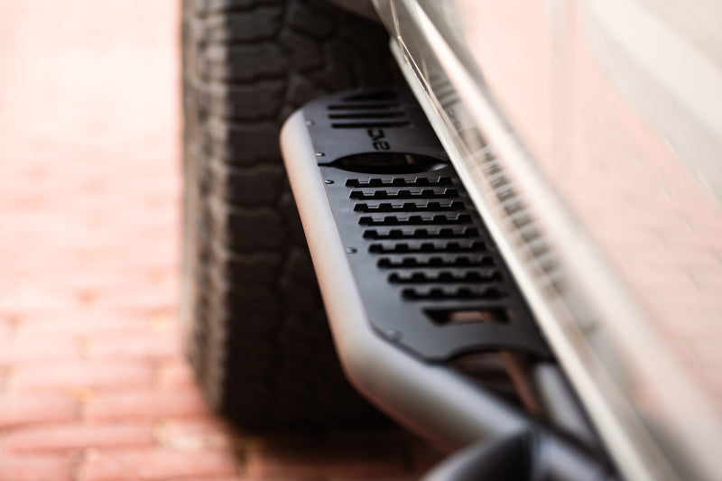 Load image into Gallery viewer, DV8 Offroad 21-22 Ford Bronco OE Plus Series Side Steps
