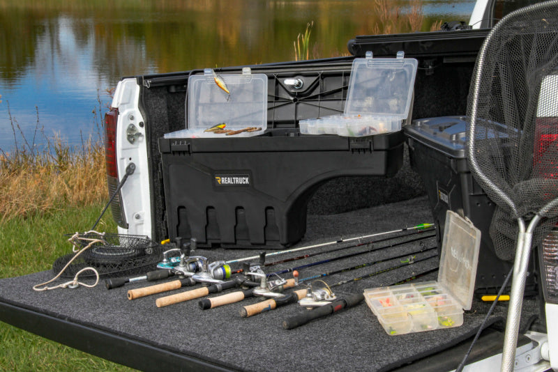 Load image into Gallery viewer, UnderCover 19-20 Chevy Silverado 1500 Drivers Side Swing Case - Black Smooth
