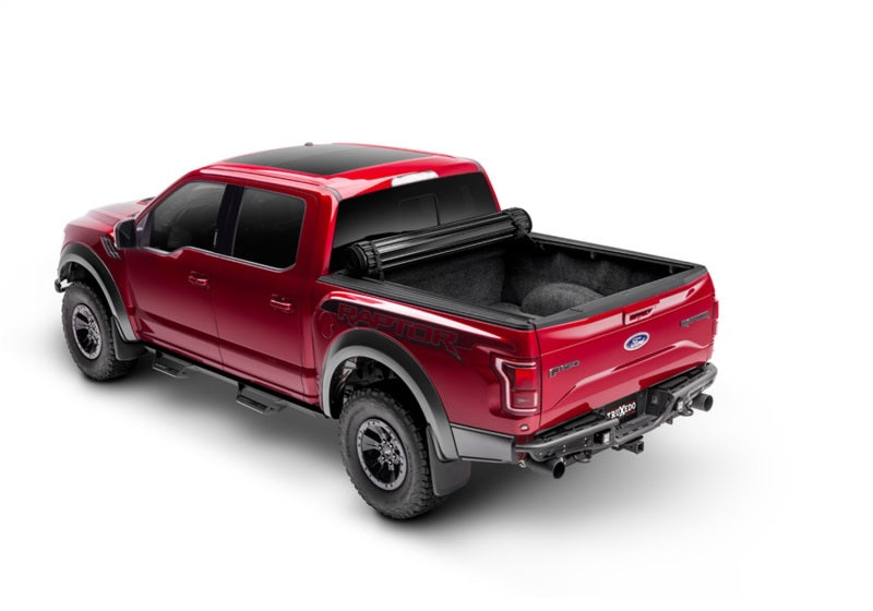 Load image into Gallery viewer, Truxedo 2020 Jeep Gladiator 5ft Sentry CT Bed Cover
