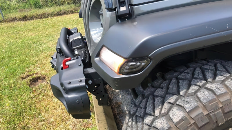 Load image into Gallery viewer, Oracle Jeep Wrangler JL Smoked Lens LED Front Sidemarkers
