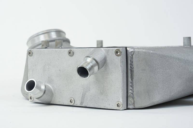 Load image into Gallery viewer, CSF 2014+ BMW M3/M4 (F8X) Top Mount Charge-Air-Cooler - Raw Finish
