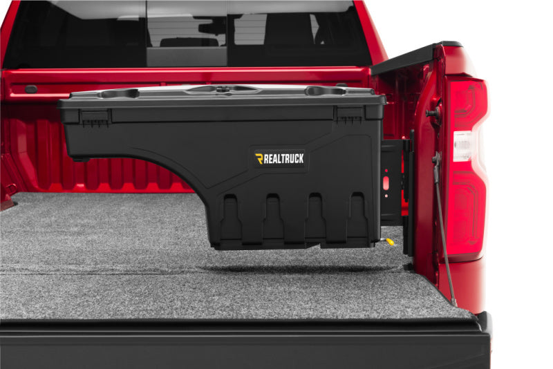 Load image into Gallery viewer, UnderCover 07-18 Chevy Silverado 1500 (19 Legacy) Passengers Side Swing Case - Black Smooth
