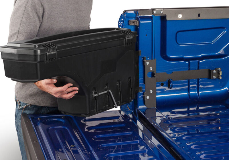 Load image into Gallery viewer, UnderCover 19-20 Chevy Silverado 1500 Drivers Side Swing Case - Black Smooth
