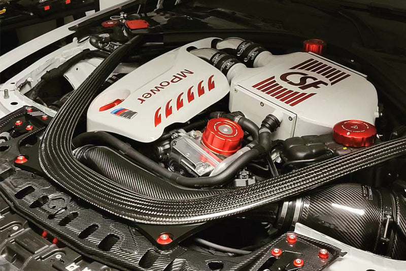 Load image into Gallery viewer, CSF 2014+ BMW M3/M4 (F8X) Top Mount Charge-Air-Cooler - Raw Finish
