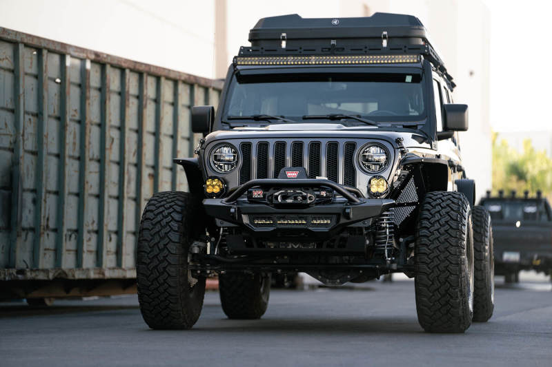Load image into Gallery viewer, DV8 Offroad 18-23 Wrangler JL/Gladiator JT Spec Series Front Bumper
