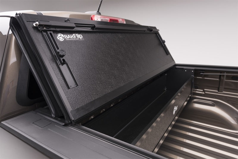 Load image into Gallery viewer, BAK 2020 Jeep Gladiator 5ft Bed BAKFlip G2
