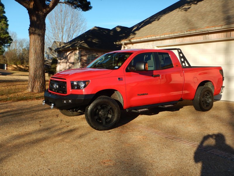 Load image into Gallery viewer, DV8 Offroad 07-13 Toyota Tundra Front Bumper
