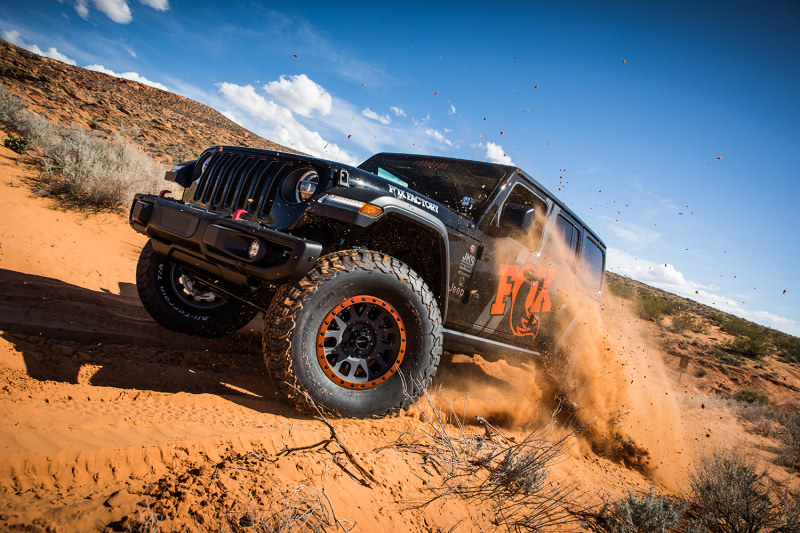 Load image into Gallery viewer, Fox 3.0 Factory Series 8.8in R/R Front Internal Bypass Shock 2-3in Lift w/ DSC 2018+ Jeep JL
