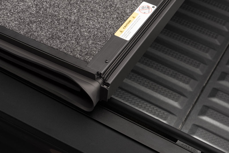 Load image into Gallery viewer, UnderCover 17-20 Honda Ridgeline 5ft Ultra Flex Bed Cover
