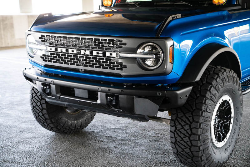 Load image into Gallery viewer, DV8 Offroad 21-22 Ford Bronco Factory Front Bumper License Relocation Bracket - Side
