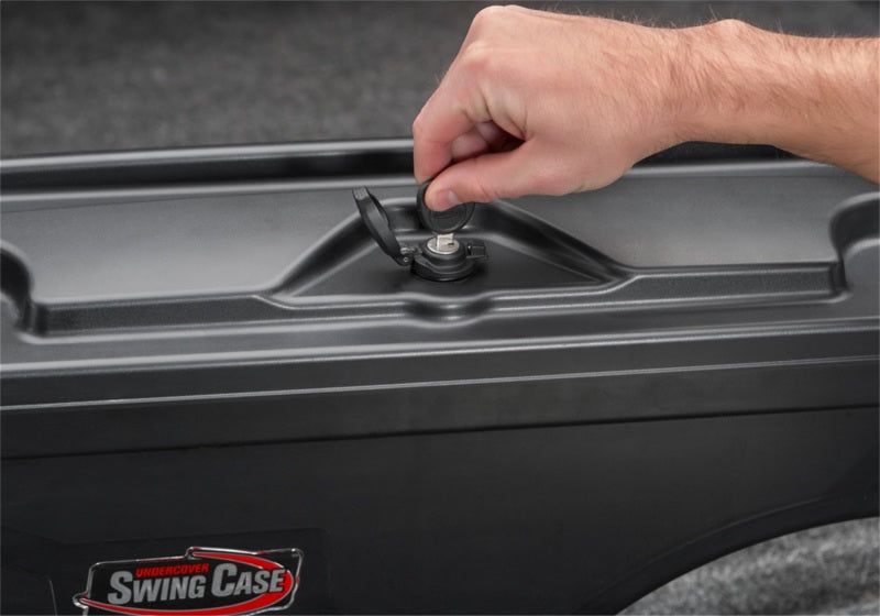 Load image into Gallery viewer, UnderCover 19-20 Chevy Silverado 1500 Drivers Side Swing Case - Black Smooth
