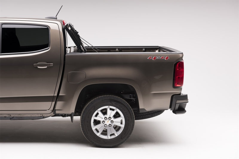 Load image into Gallery viewer, BAK 2020 Jeep Gladiator 5ft Bed BAKFlip G2
