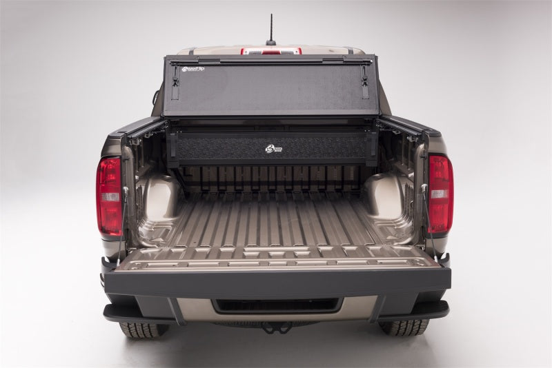 Load image into Gallery viewer, BAK 2020 Jeep Gladiator 5ft Bed BAKFlip G2
