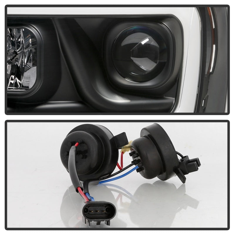 Load image into Gallery viewer, Spyder Dodge Ram 1500 06-08 V2 Projector Headlights - Light Bar DRL - Black (PRO-YD-DR06V2-LB-BK)

