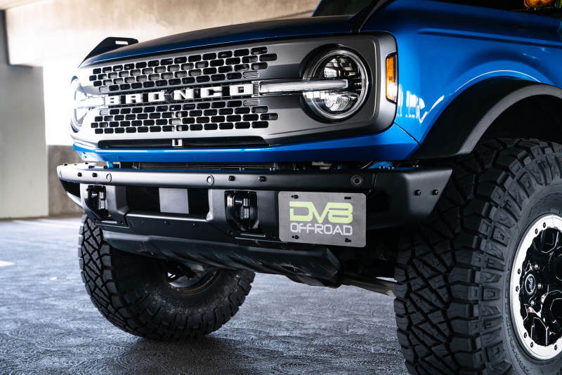 Load image into Gallery viewer, DV8 Offroad 21-22 Ford Bronco Factory Front Bumper License Relocation Bracket - Side
