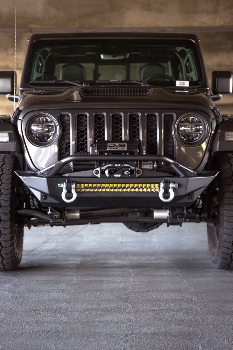 Load image into Gallery viewer, DV8 Offroad 07-23 Jeep Wrangler JK/JL &amp; Gladiator JT FS-1 Series Stubby Front Bumper

