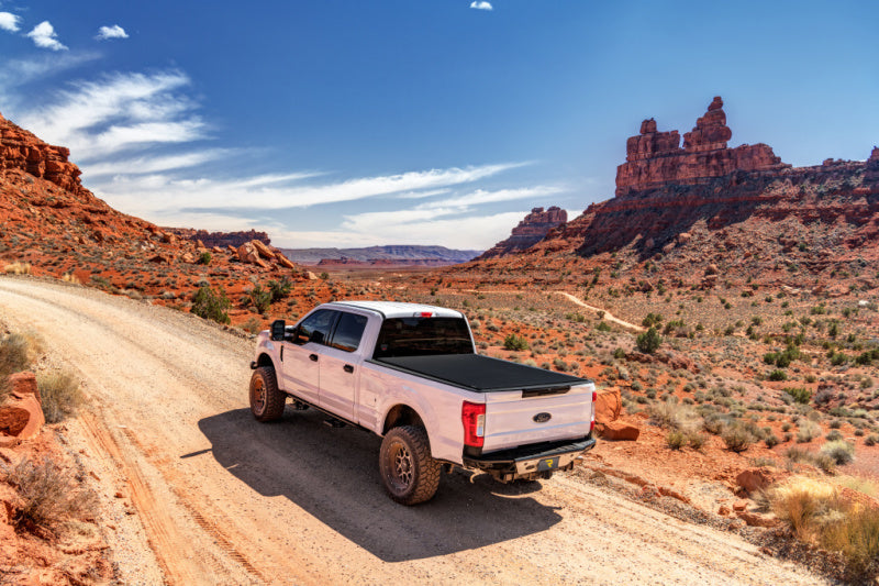 Load image into Gallery viewer, Truxedo 2020 Jeep Gladiator 5ft Sentry CT Bed Cover
