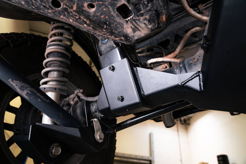 Load image into Gallery viewer, DV8 Offroad 21-22 Ford Bronco Rear Differential Skid Plate
