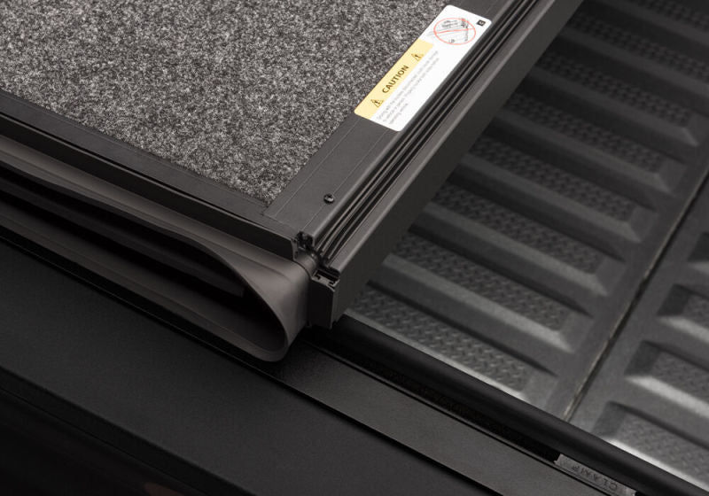 Load image into Gallery viewer, UnderCover 17-20 Honda Ridgeline 5ft Ultra Flex Bed Cover
