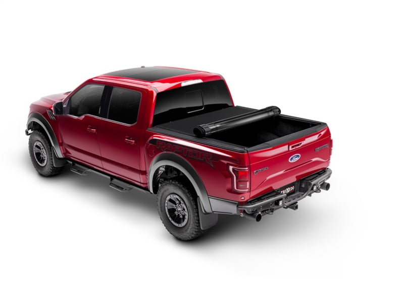 Load image into Gallery viewer, Truxedo 2020 Jeep Gladiator 5ft Sentry CT Bed Cover
