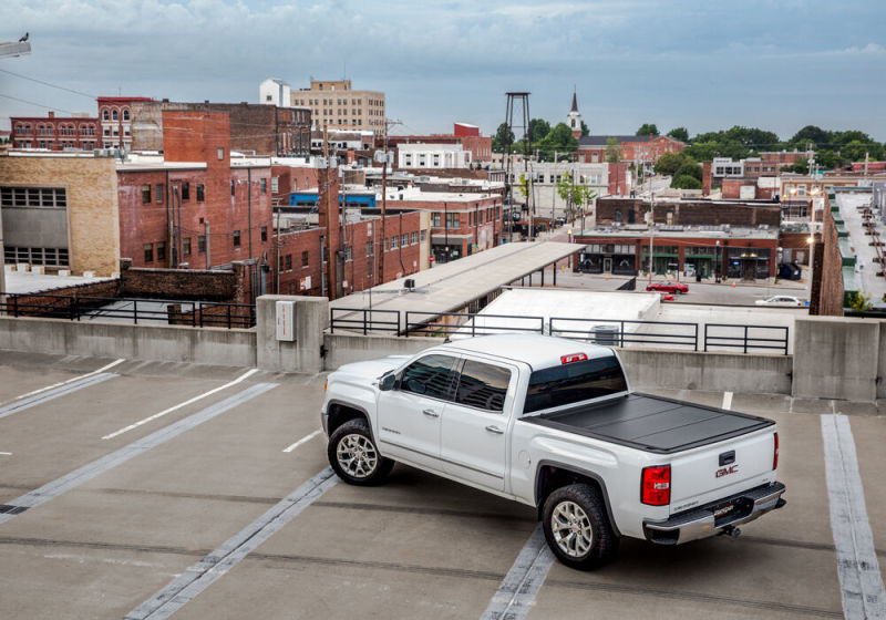 Load image into Gallery viewer, UnderCover 17-20 Honda Ridgeline 5ft Ultra Flex Bed Cover
